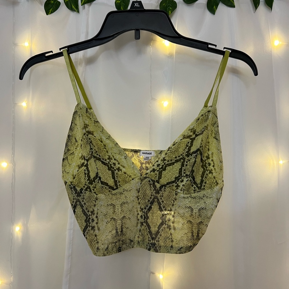 Garage snake skin tank